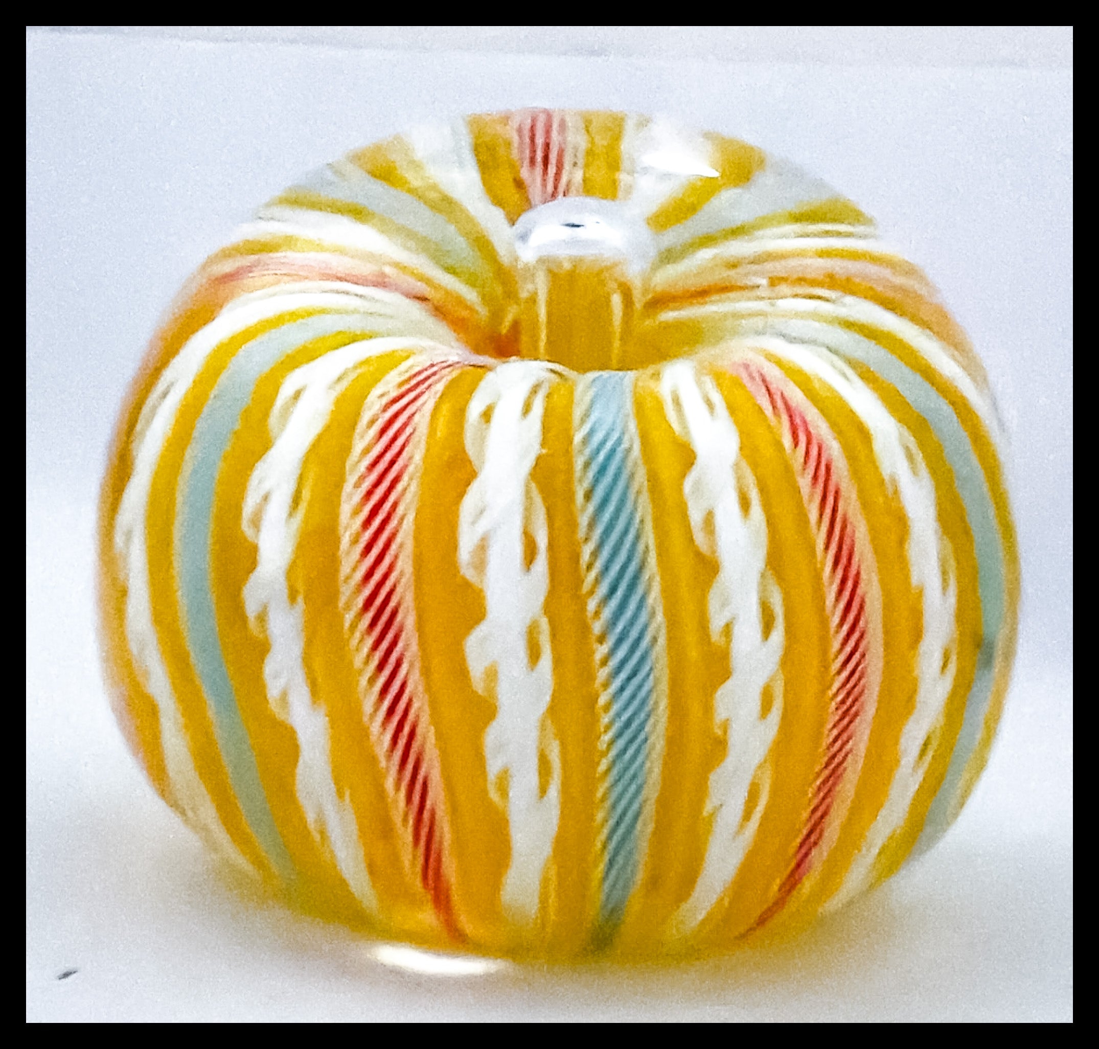 John Deacons Crown, Yellow